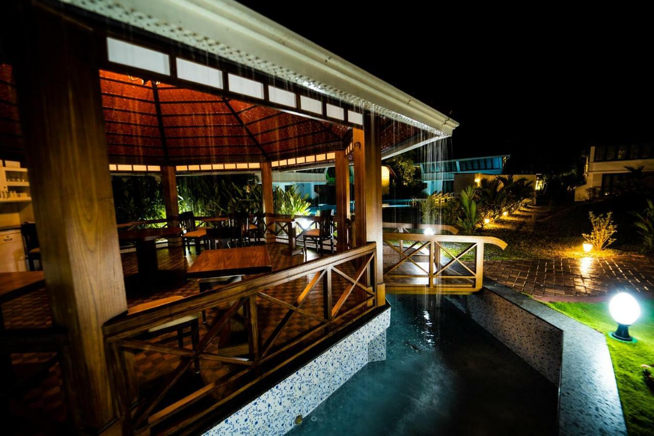 Nihara Resort And Spa Cochin Kochi Extérieur photo