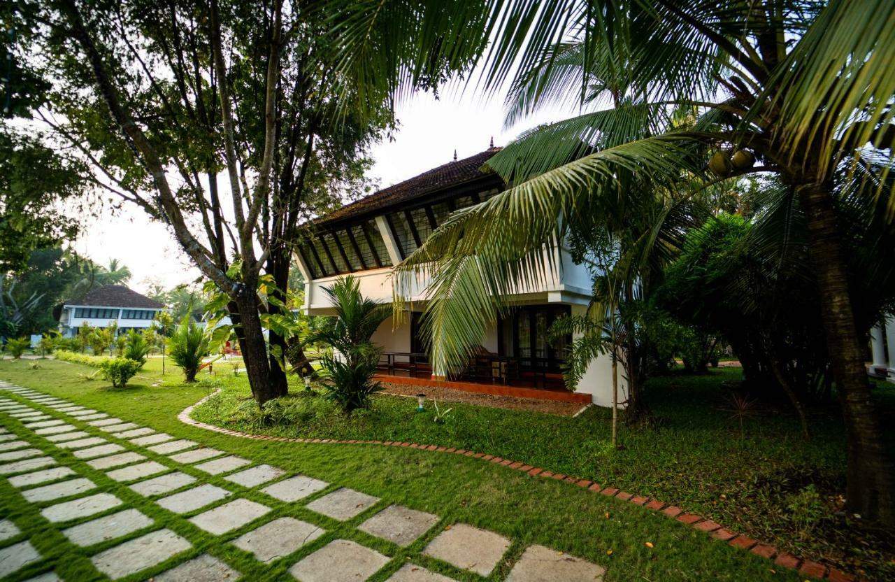 Nihara Resort And Spa Cochin Kochi Extérieur photo