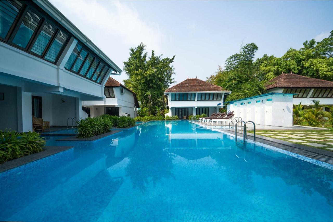 Nihara Resort And Spa Cochin Kochi Extérieur photo