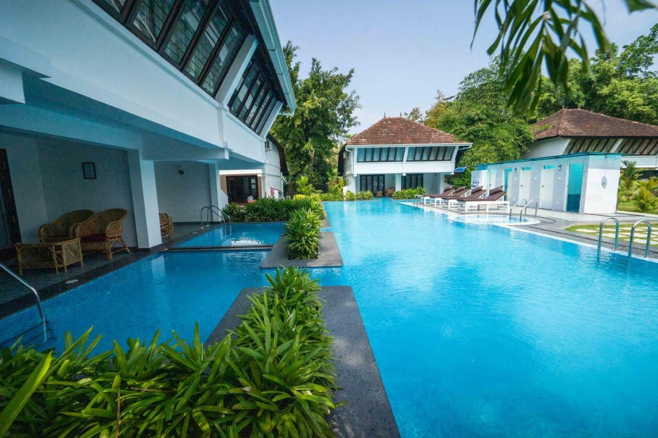 Nihara Resort And Spa Cochin Kochi Extérieur photo