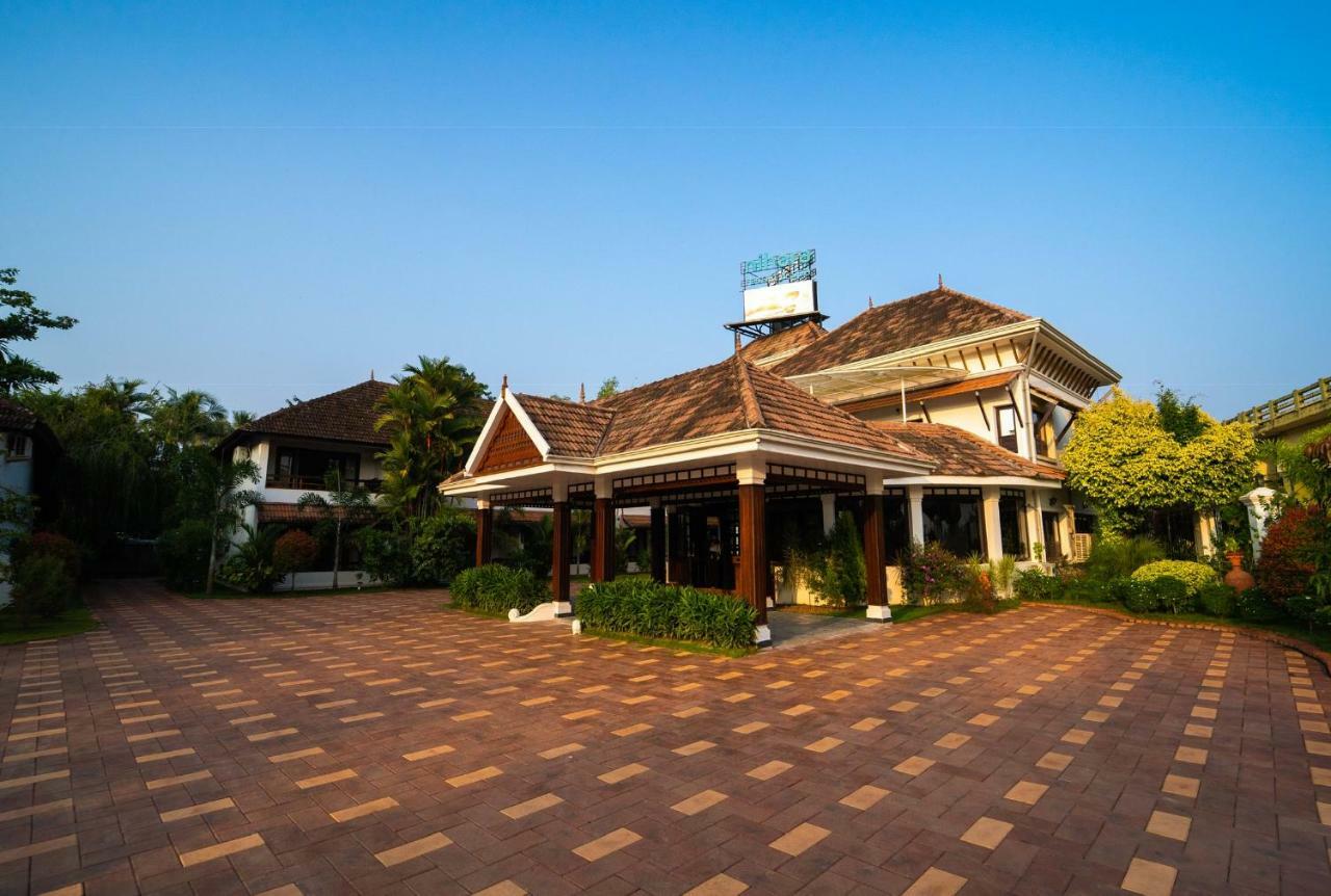Nihara Resort And Spa Cochin Kochi Extérieur photo