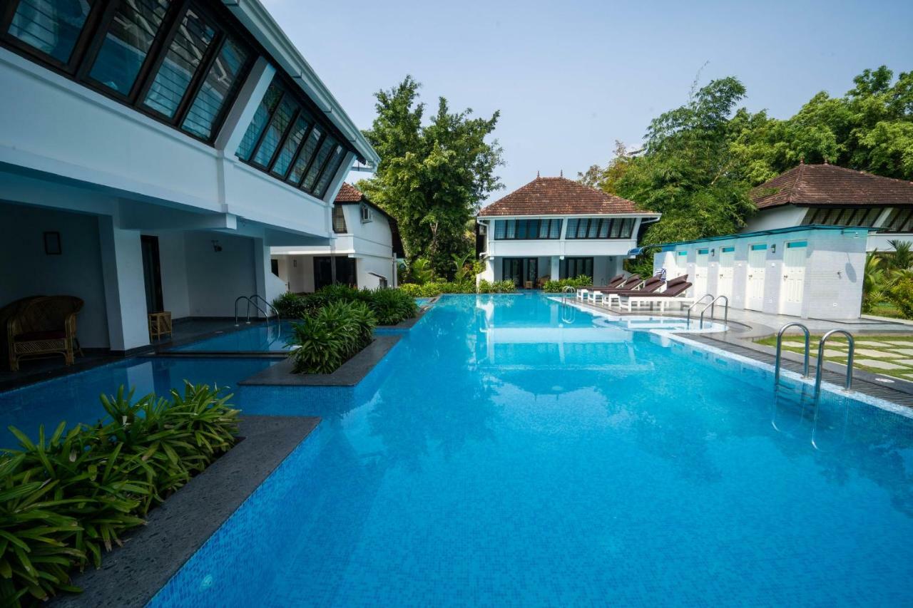 Nihara Resort And Spa Cochin Kochi Extérieur photo