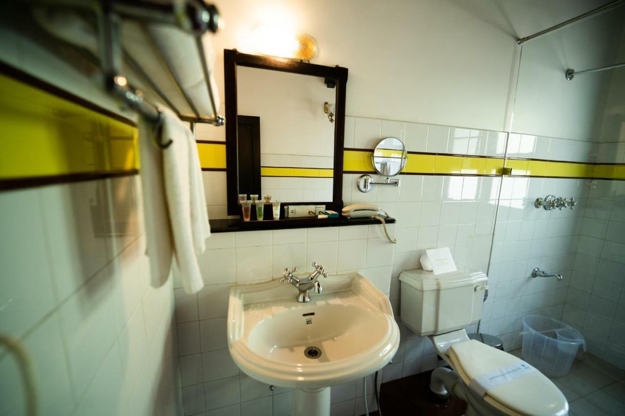 Nihara Resort And Spa Cochin Kochi Extérieur photo