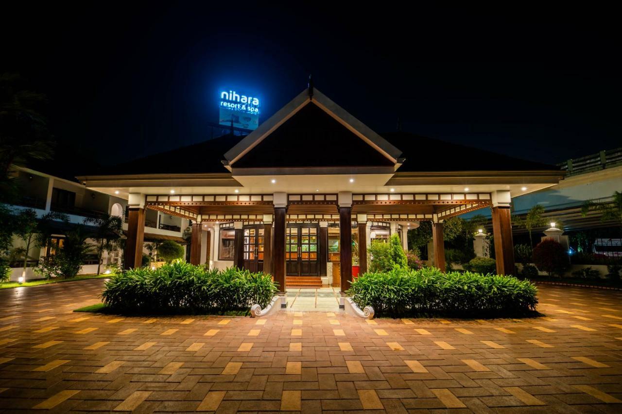 Nihara Resort And Spa Cochin Kochi Extérieur photo