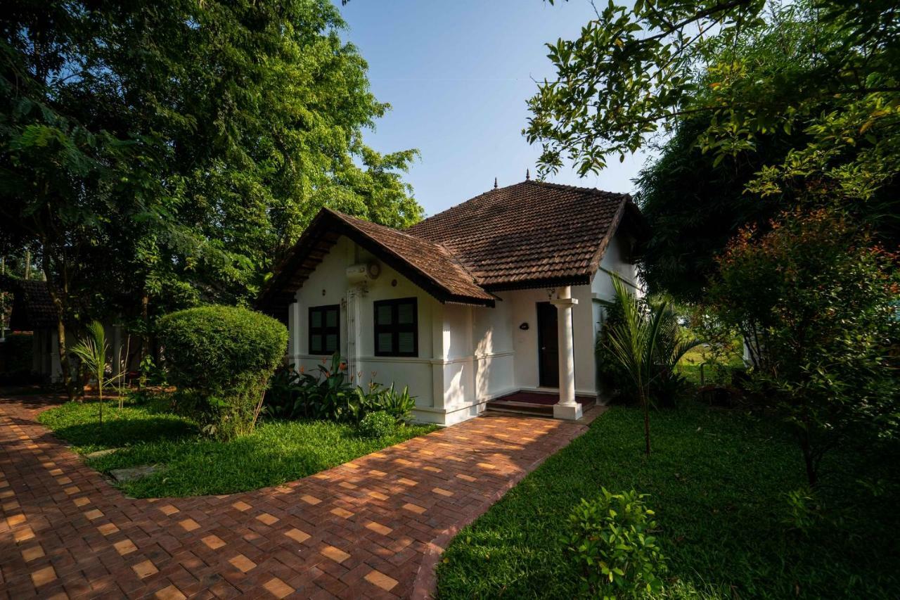 Nihara Resort And Spa Cochin Kochi Extérieur photo
