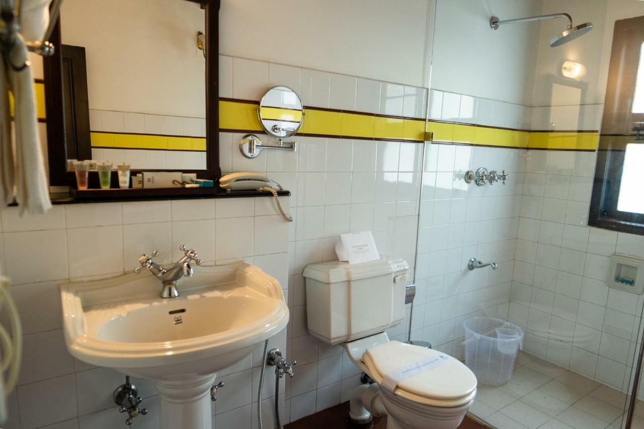 Nihara Resort And Spa Cochin Kochi Extérieur photo